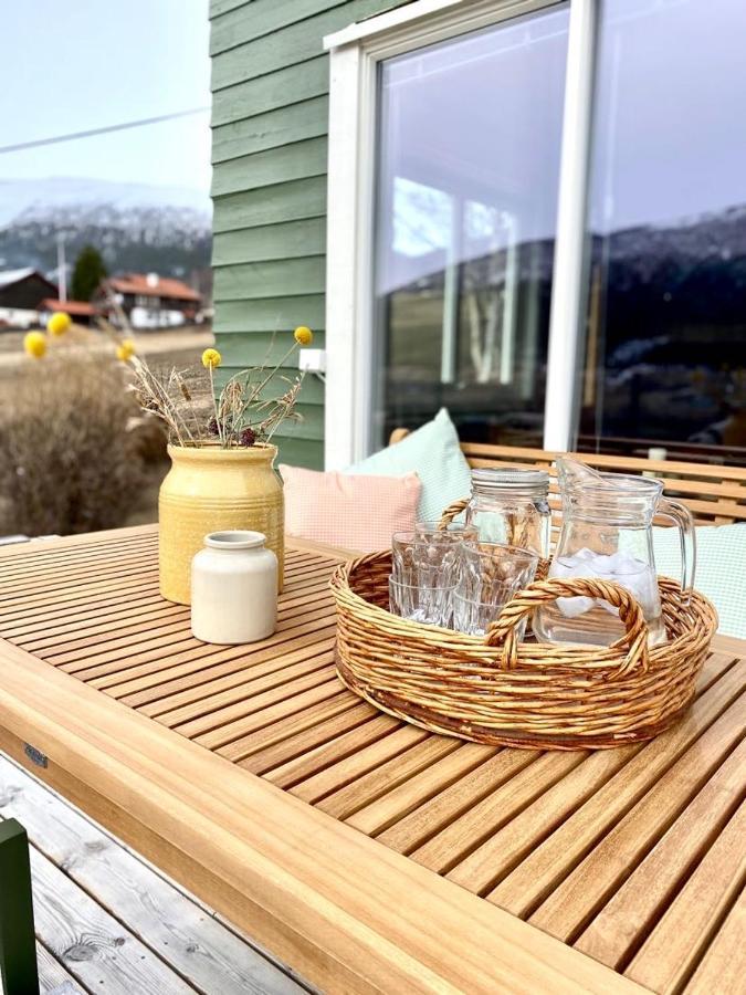 Stort Og Autentisk Hus I Skjak - Kort Vei Til Lom! Экстерьер фото